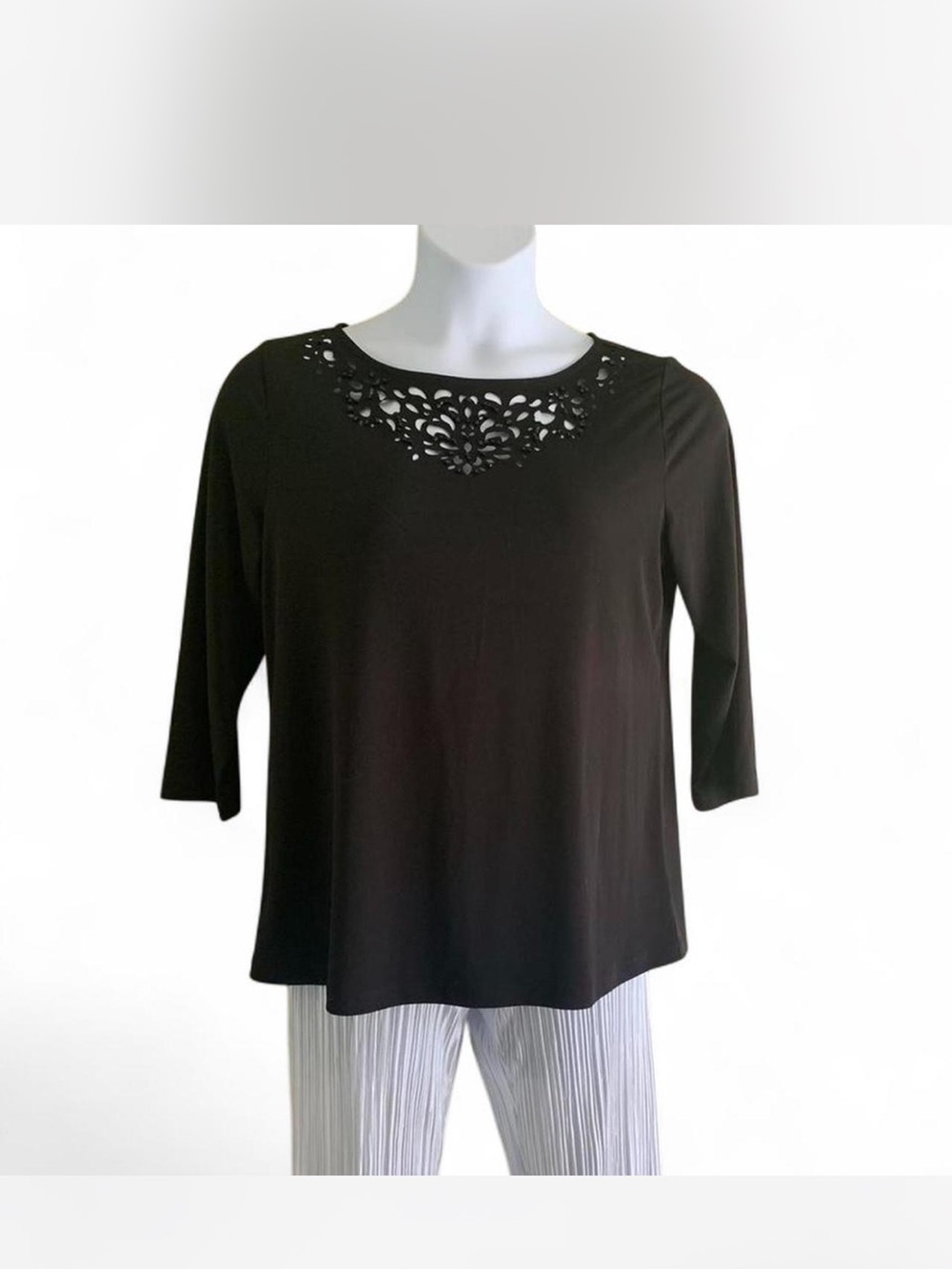 Dressy Susan Graver Black Laser-Cut Neckline Long Sleeve Top size M